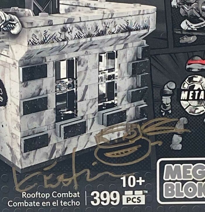 MEGA BLOKS 2015 Rooftop Combat – Signed with head sketch remarque