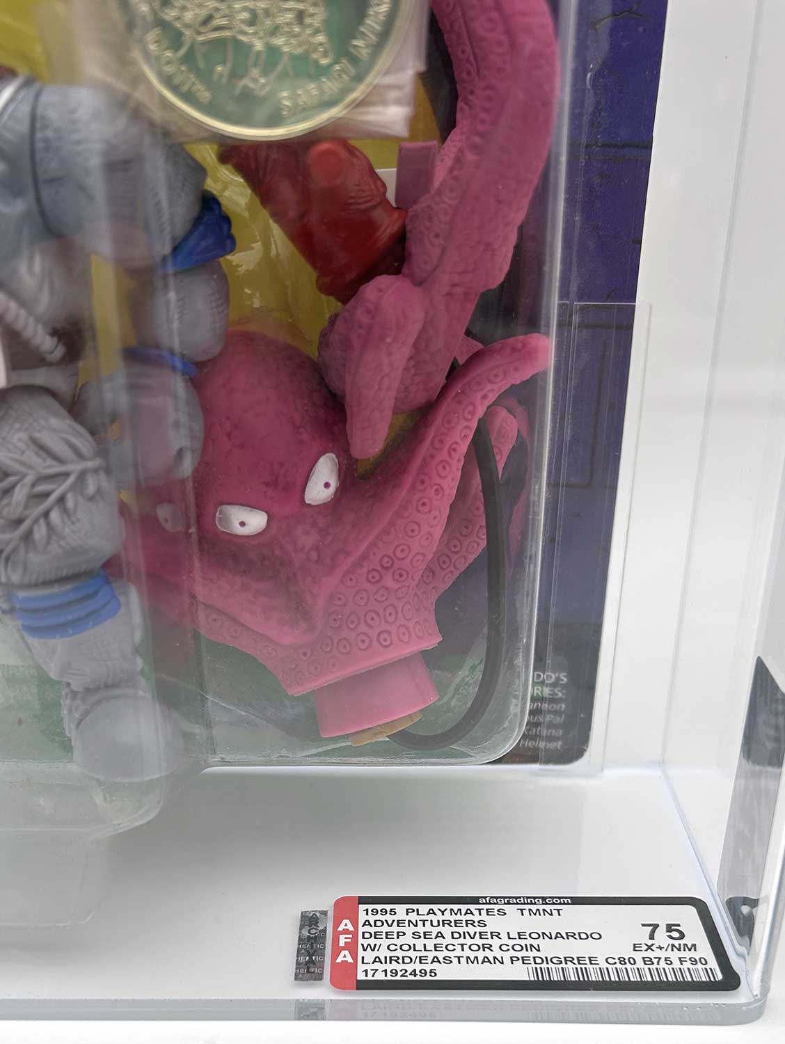 1995 Playmates TMNT Adventures Deep Sea Diving Leonardo with Laird/Eastman Pedigree AFA 75 EX+/NM - Image 3